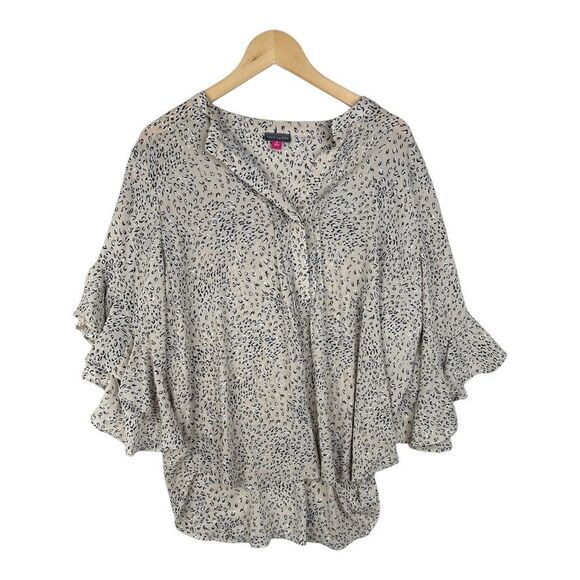Vince Camuto Plus XL Cheetah-Print Pintuck V-Neck 3/4- Flutter-Sleeve‎ Blouse - Picture 1 of 7